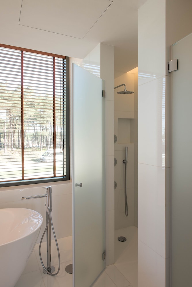 Suite - Photo 6