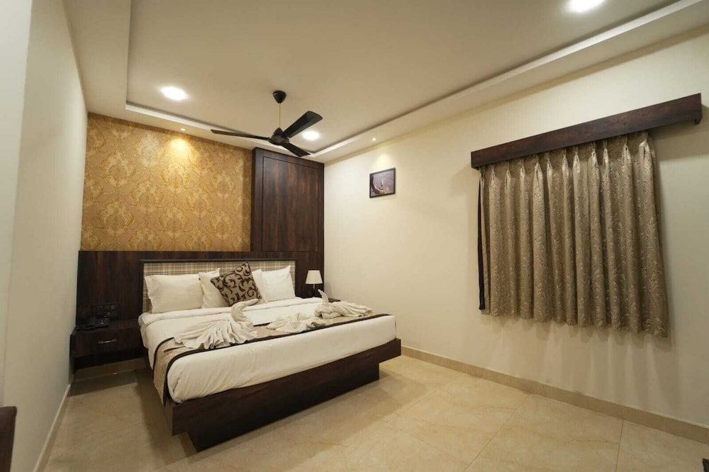 Deluxe Double Room, Non Smoking, City View photo 2