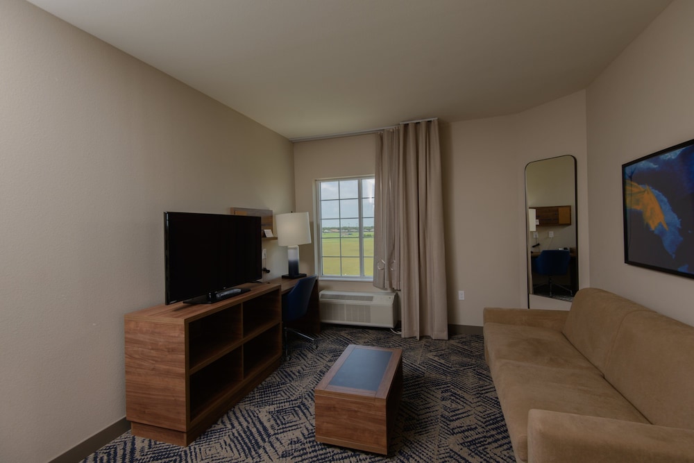 Suite, 1 Bedroom, Accessible (Communications) - Photo 10