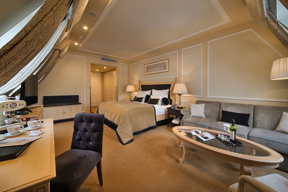 Wilson Junior Suite photo 1