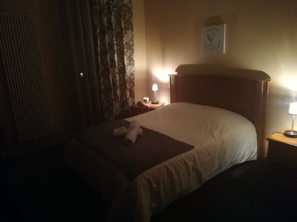 Deluxe Double Room - Photo 8