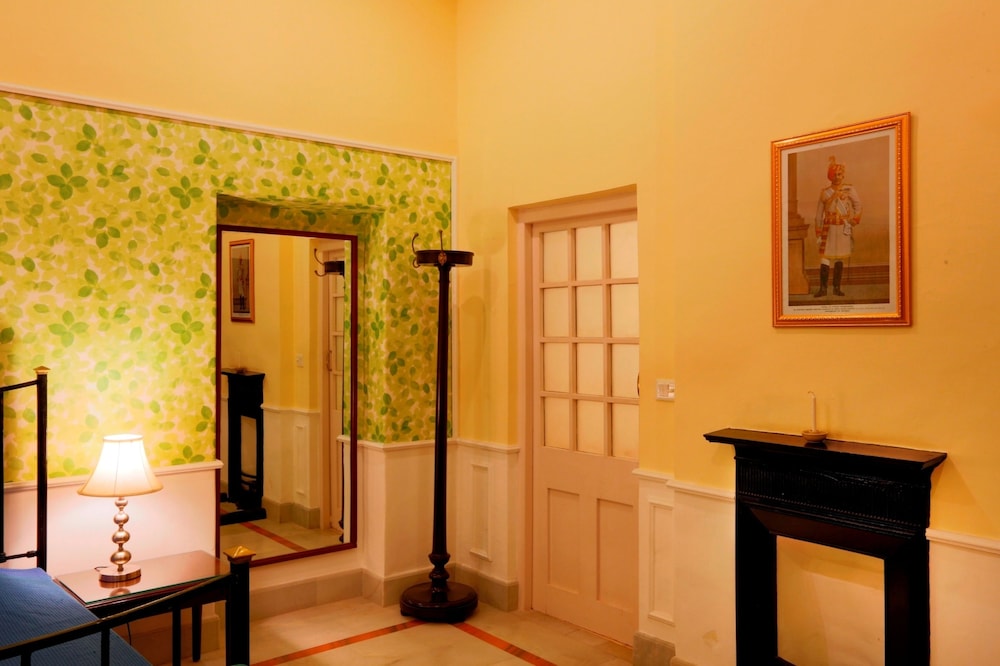 Deluxe Room - Photo 8
