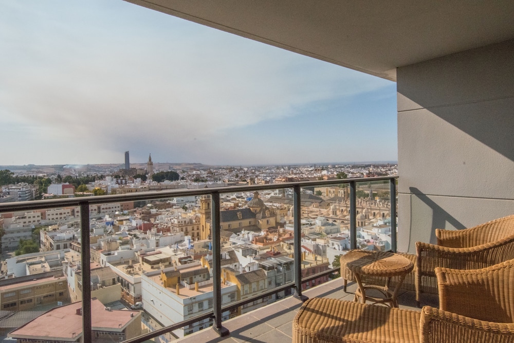 Premier Room (Giralda view)