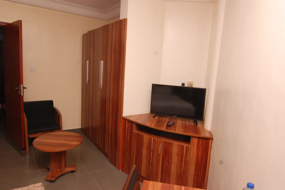 Double Room - Photo 10