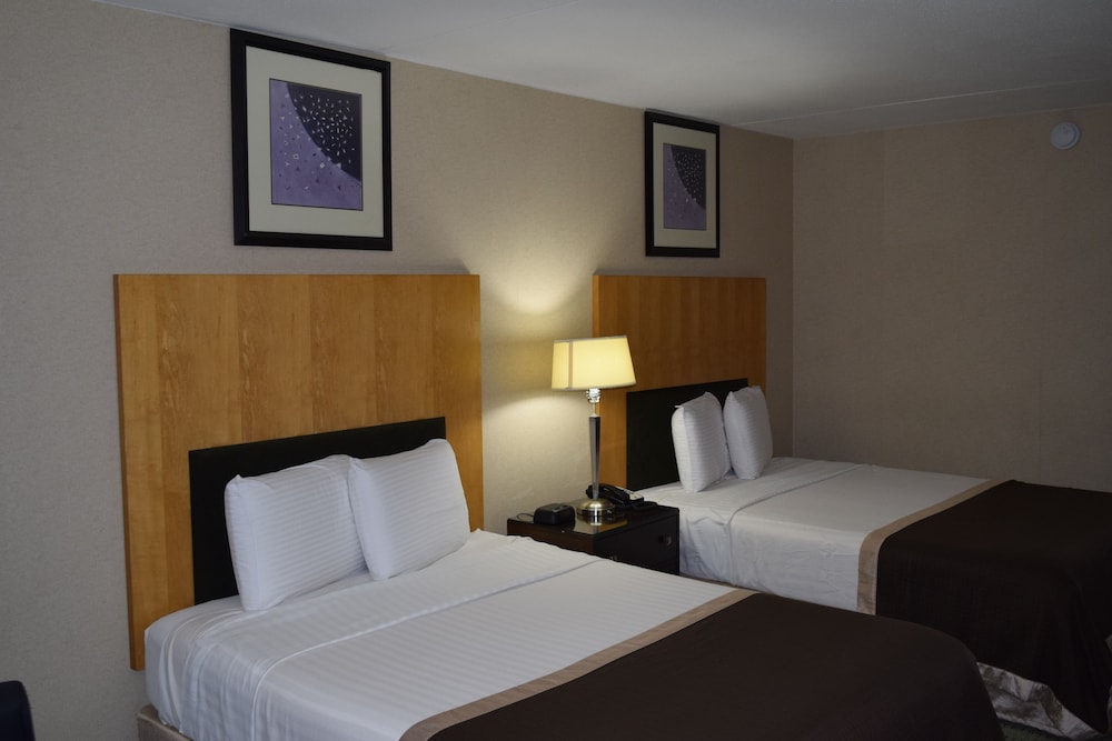 Deluxe Room, 2 Queen Beds, Pool View (No Pets Allowed) photo 1