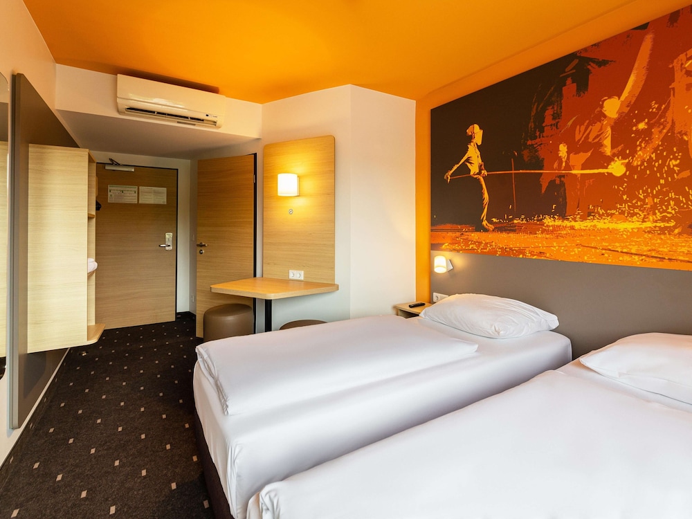 Twin Room - Photo 3