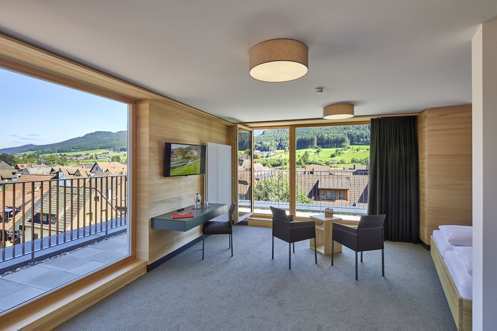 Panoramic Penthouse, 1 King Bed, Non Smoking photo 3