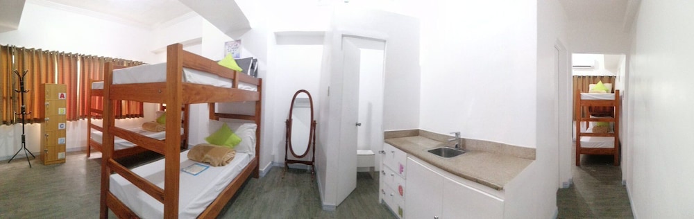 6-Bed Dorm photo 1