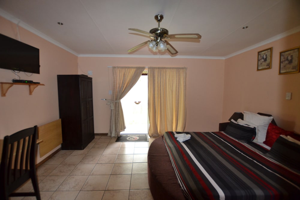 Standard Room (King)