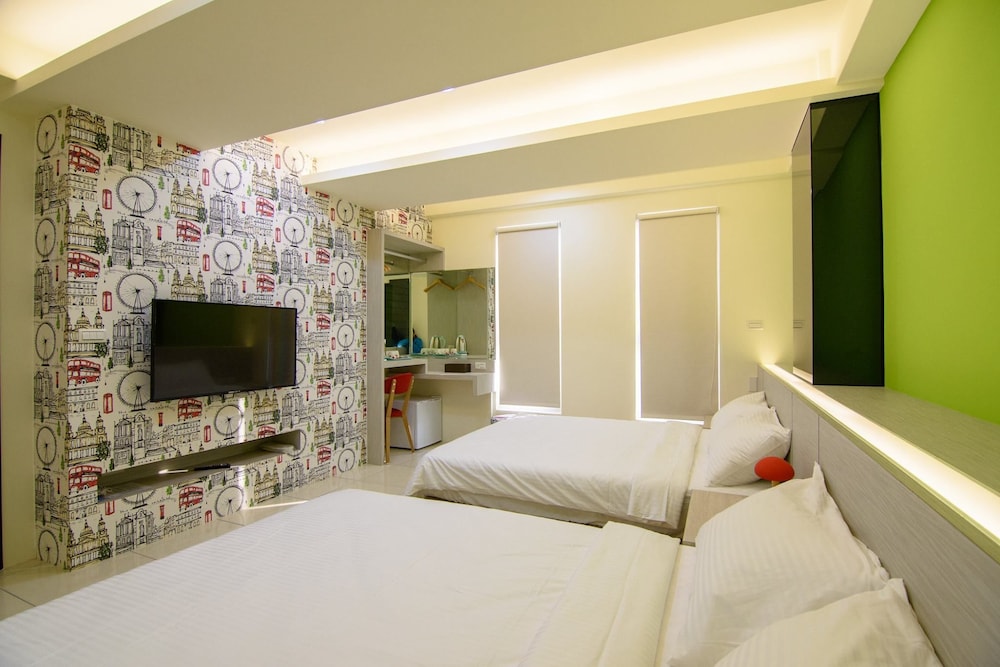 Economy Quadruple Room, Shared Bathroom (301) photo 3