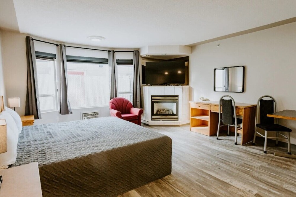Suite, 1 King Bed photo 1