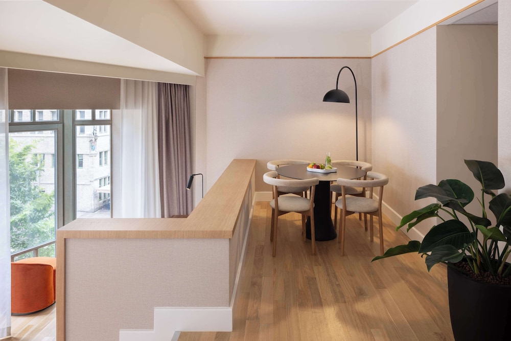 Family Room (2 Adults + 1 Child) - Photo 10