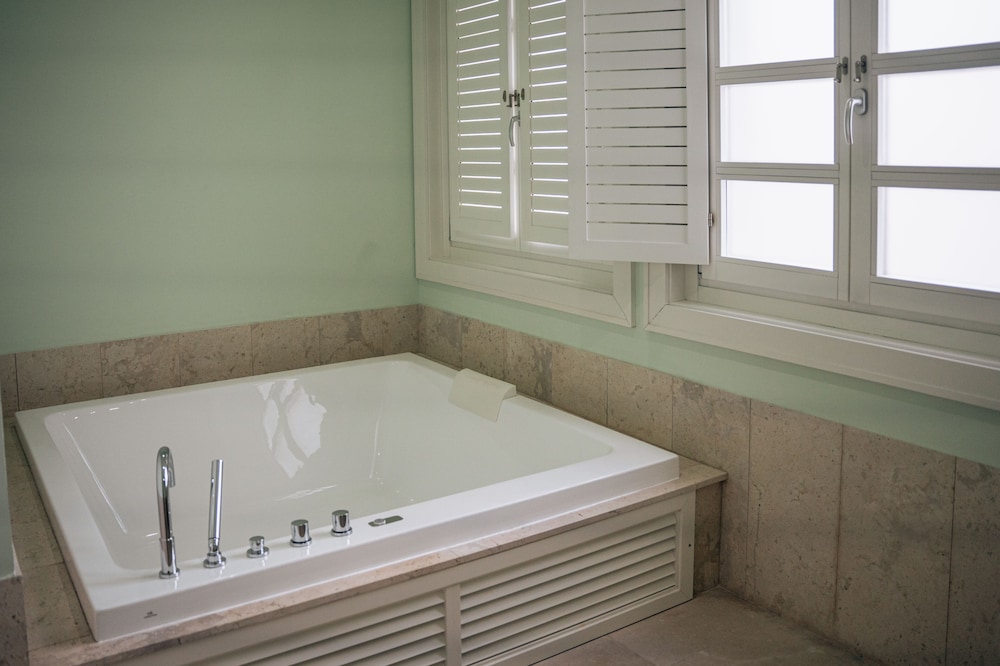 Premium Studio Suite - Photo 28