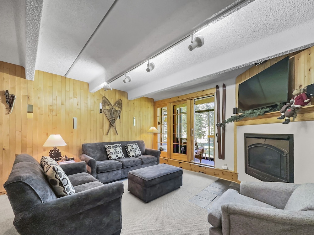 Condo, 2 Bedrooms