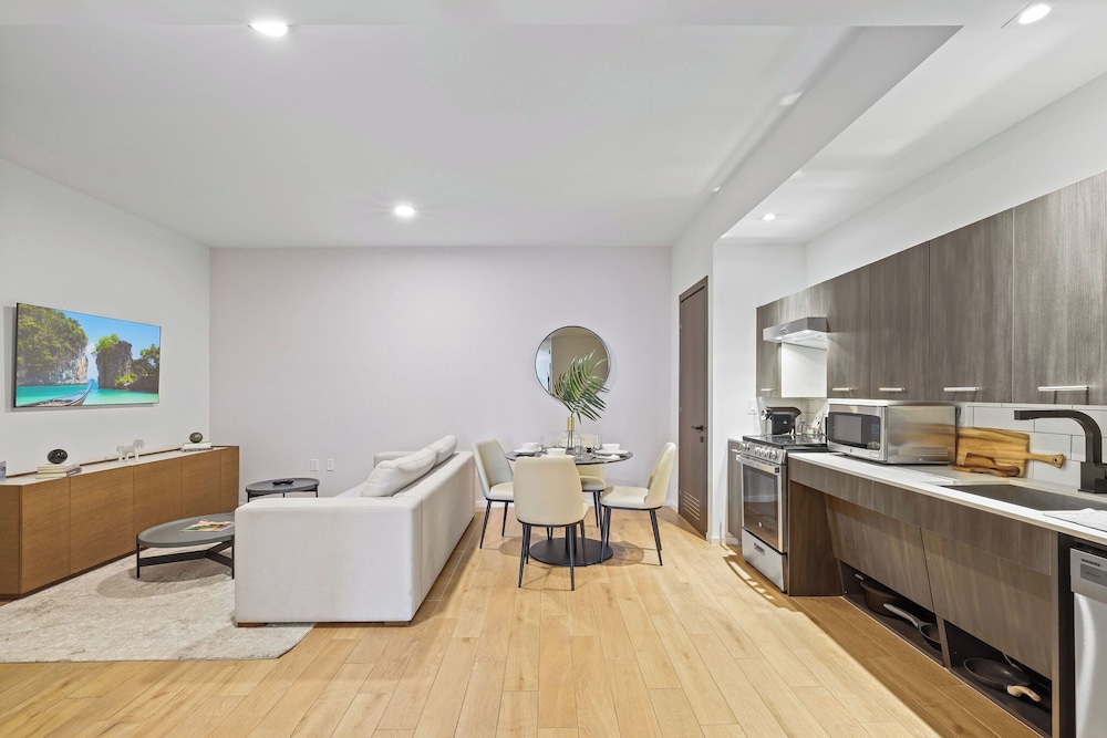 Standard Apartment, 1 King Bed with Sofa bed