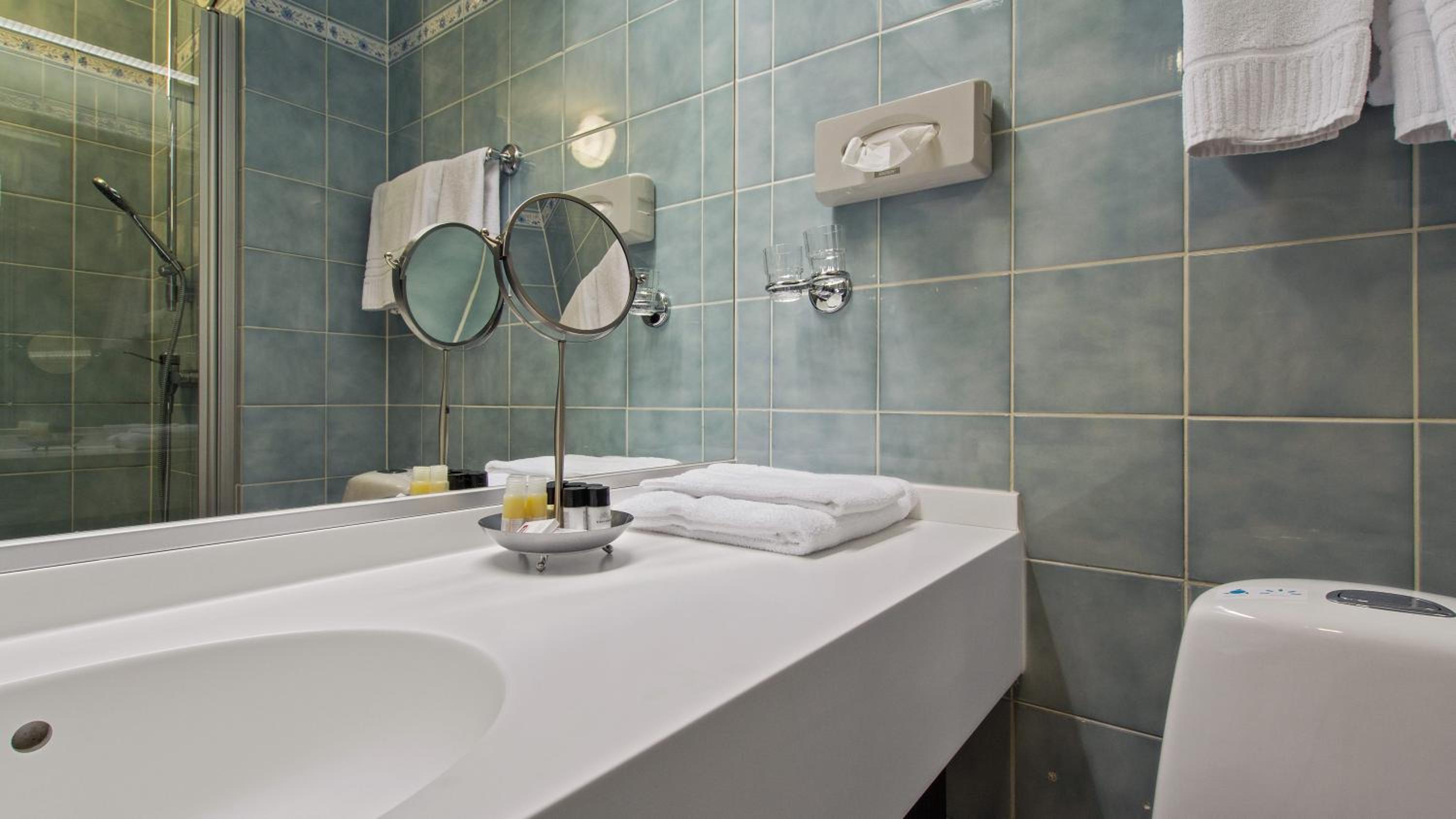 Standard Double Room - Photo 2