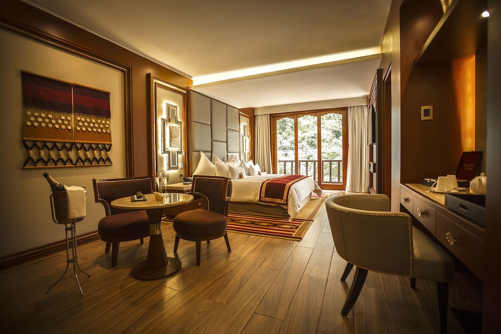 Junior Suite, 1 King Bed, River View - Photo 2
