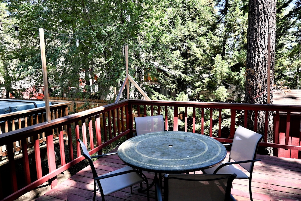 Cabin, Multiple Beds, Patio, Mountain View photo 2