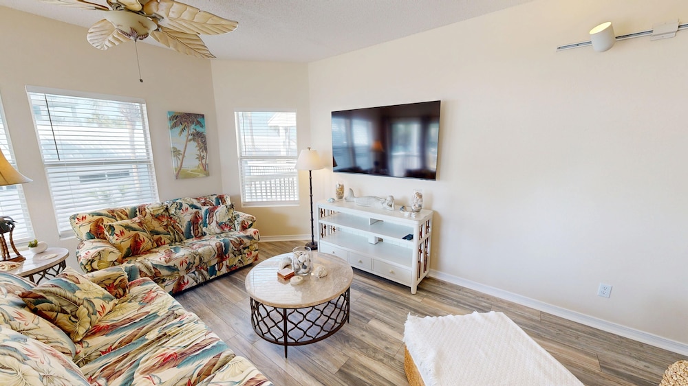 Condo, 2 Bedrooms
