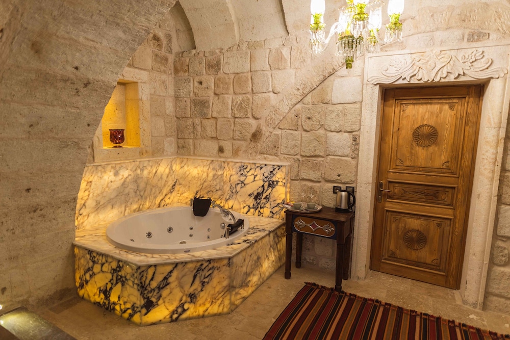 Jakuzili Suite - Photo 7