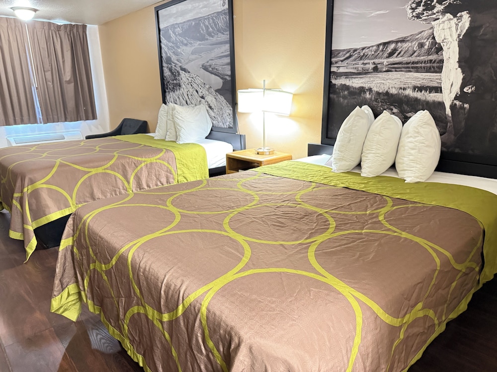 Family Room, Multiple Beds, Non Smoking photo 2
