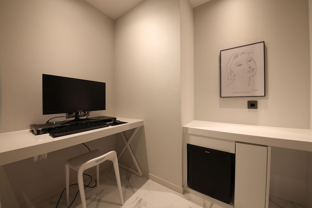 Deluxe Double Room - Photo 10
