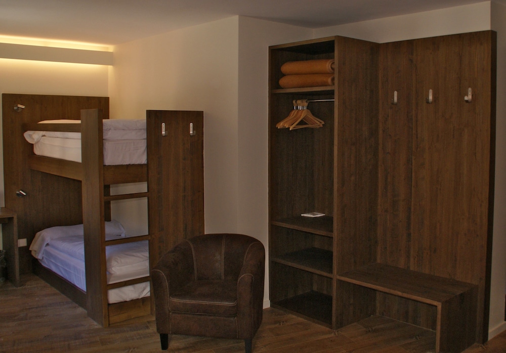 Superior Quadruple Room photo 3