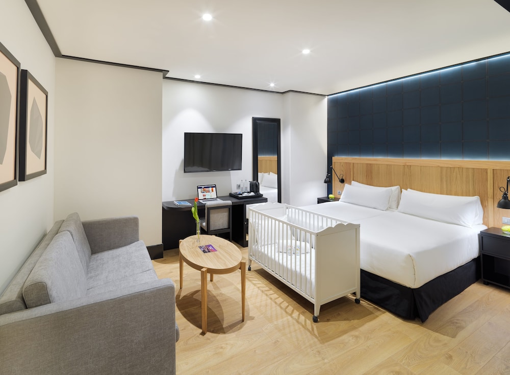 Superior Room (2 adults + 1 child)