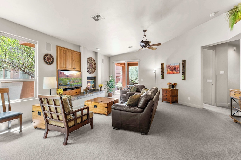 Townhome, Multiple Beds, Patio, Mountain View (Lava Falls Red Rock) photo 2