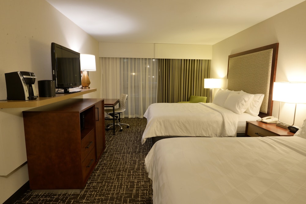 Standard Room, 2 Queen Beds, Pool Access - Photo 3