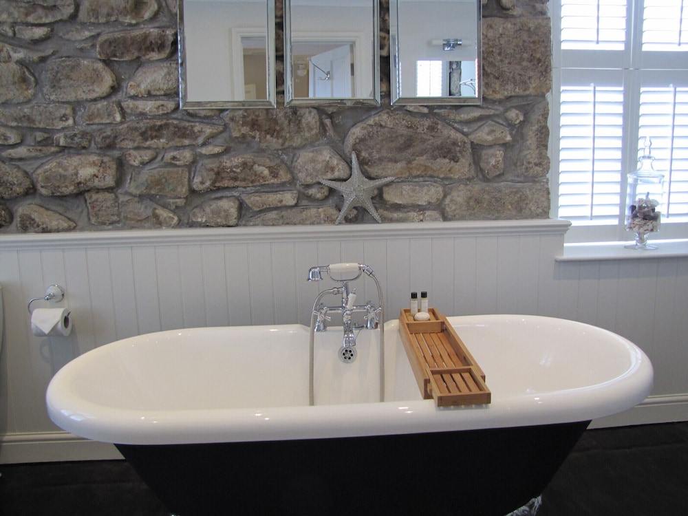 Deluxe Room (Cape Cornwall ) photo 2