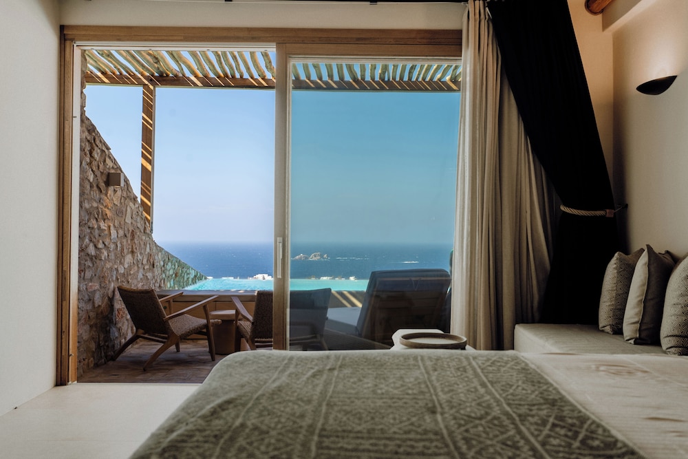 Suite, Private Pool (Cave) photo 3