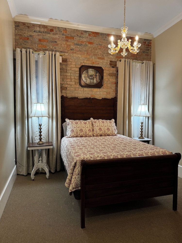 Classic Single Room, 1 Queen Bed, Non Smoking photo 1