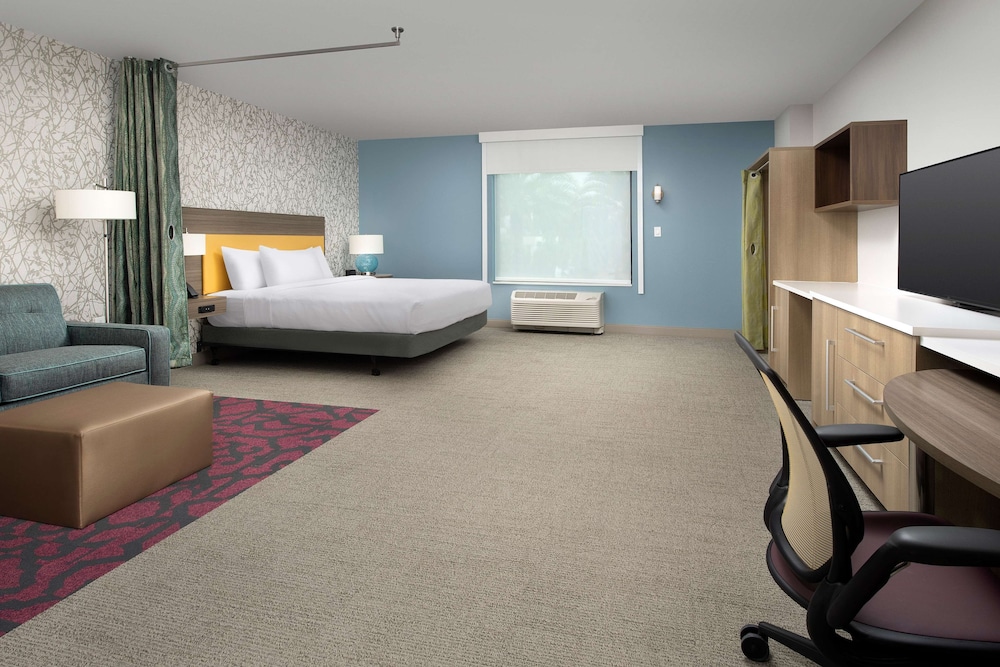 Suite, 1 King Bed, Accessible, Non Smoking (Hearing)