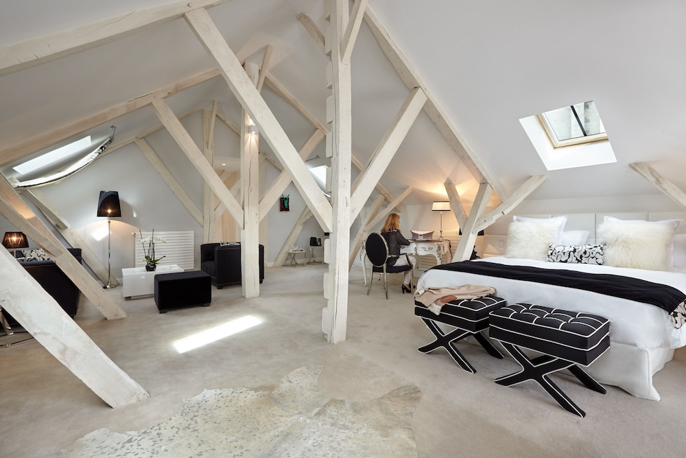 Signature Room