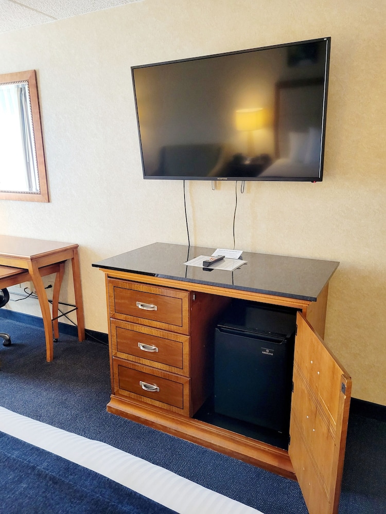 Dog Friendly, ADA Access, 2 Double Beds photo 3