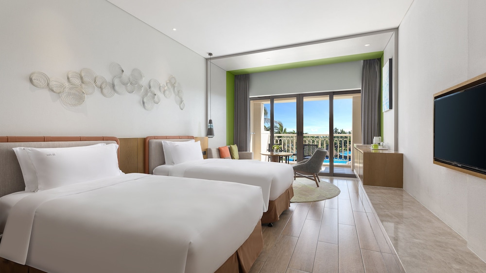 Premium Room, 2 Double Beds, Pool View - Photo 1