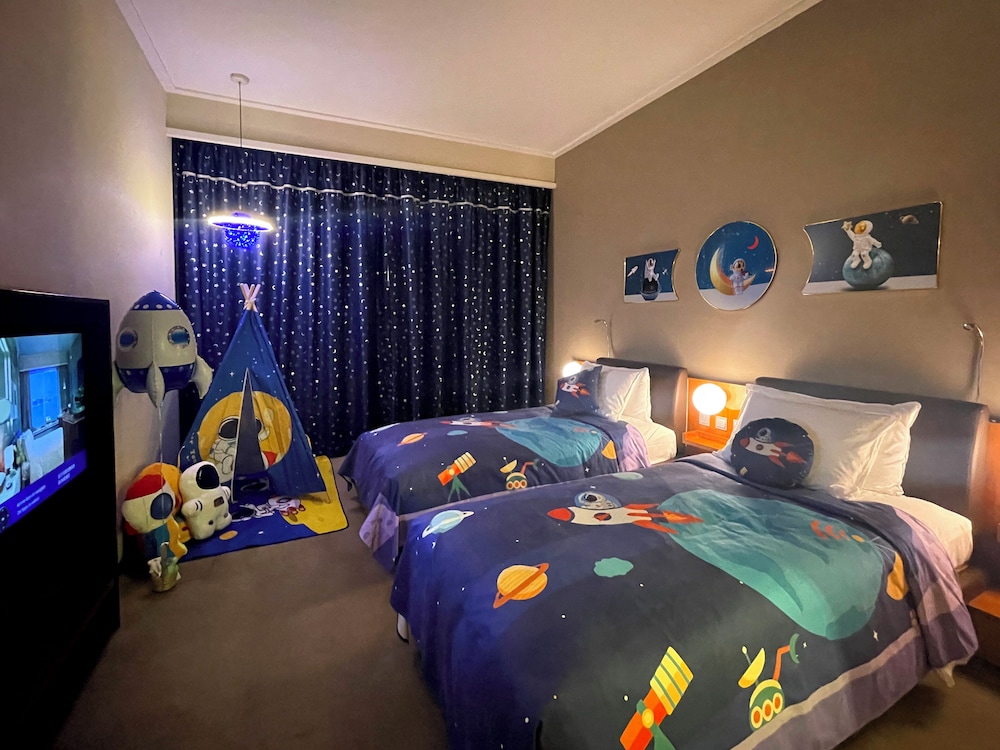 Family Room, Multiple Beds, Accessible