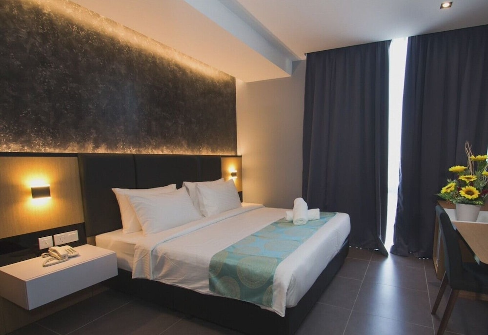 Deluxe Double Room, 1 King Bed photo 1