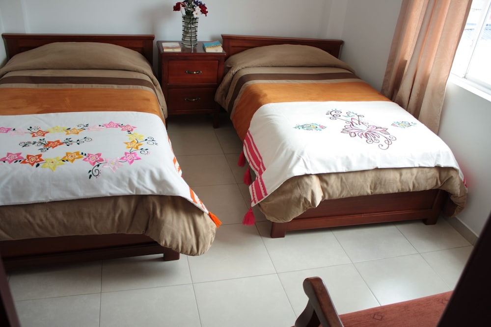 Standard Room, 2 Twin Beds photo 3
