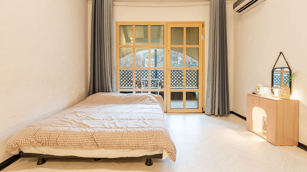 Basic Room, 1 Bedroom (Room 302) - Photo 1