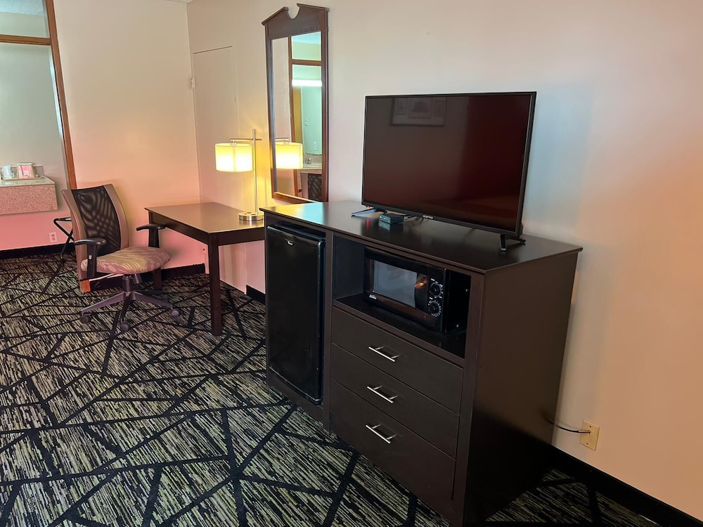 Standard Single Room, 1 Queen Bed photo 2