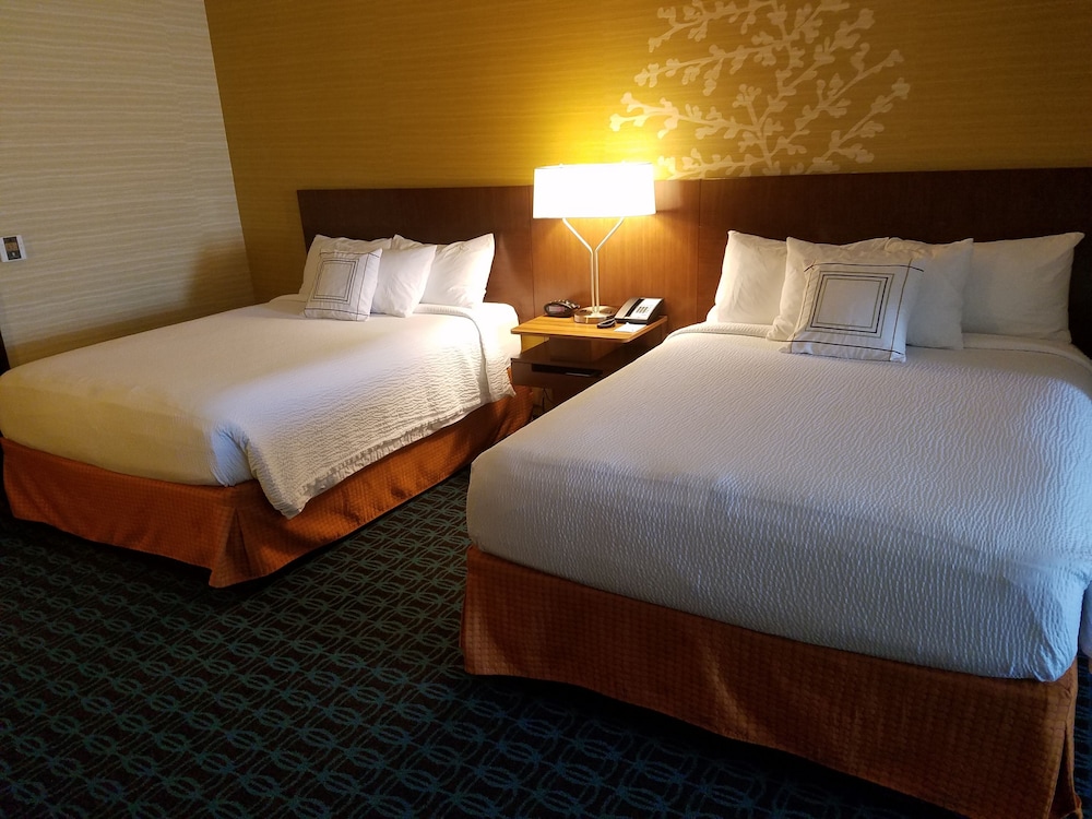 Room, 2 Queen Beds (Mobility/Hearing Accessible, Tub)