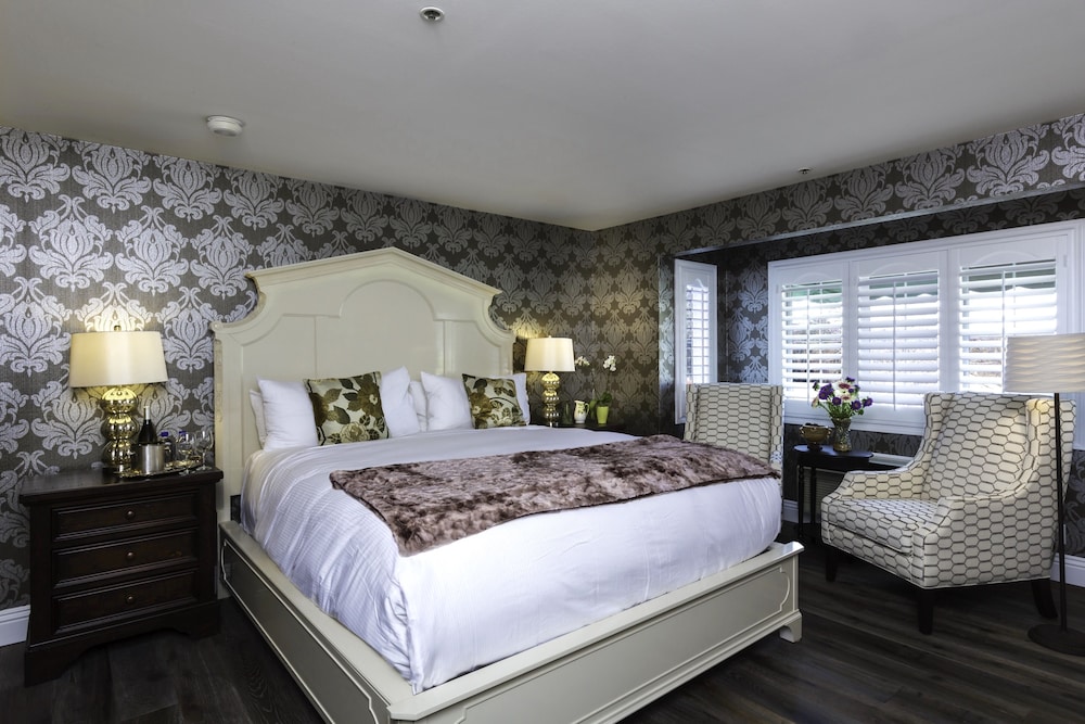 Deluxe Double Room (Room 03 - DELUXE KING)