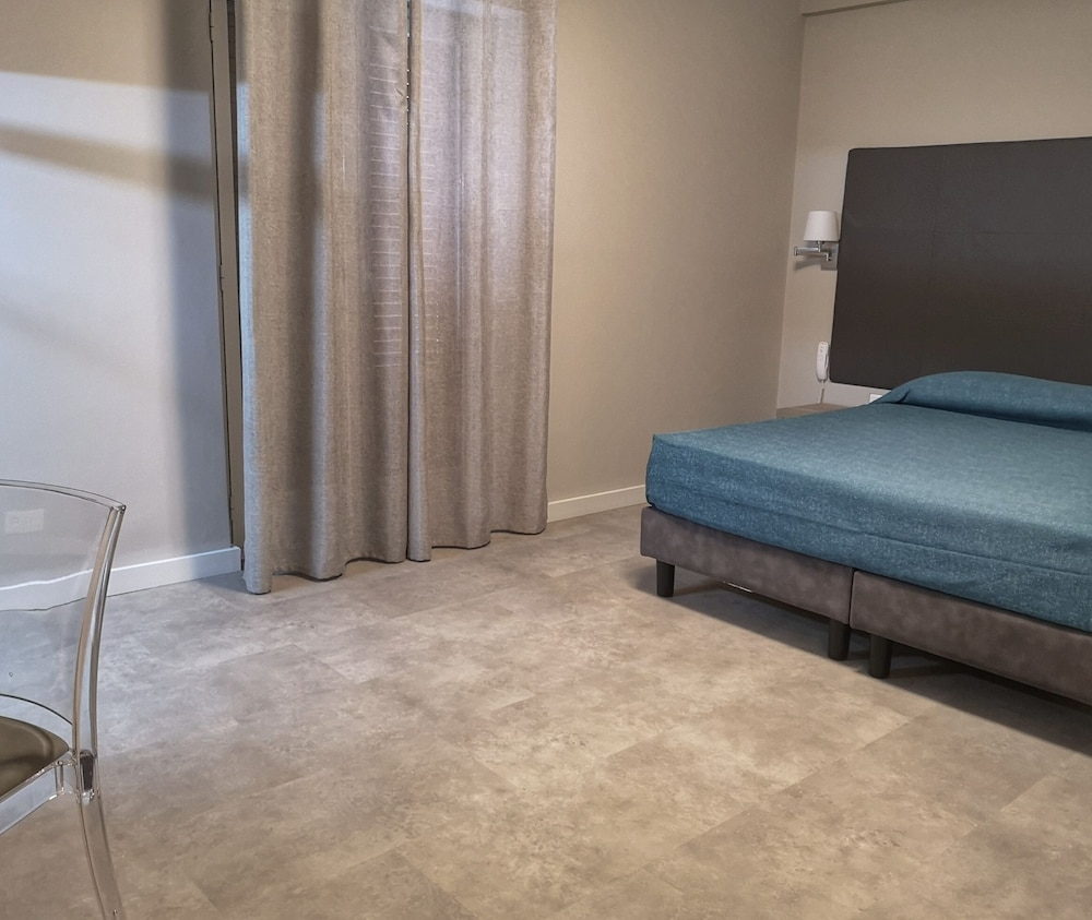Classic Double or Twin Room photo 3