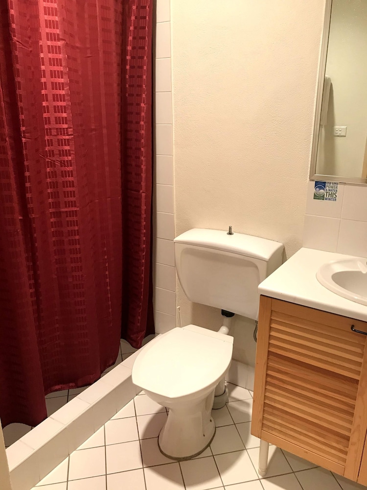 Small Family Room photo 2