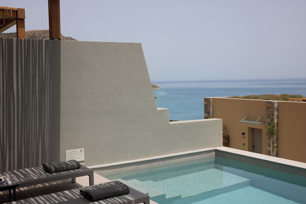 Superior Fam Room-Private pool -Sea View