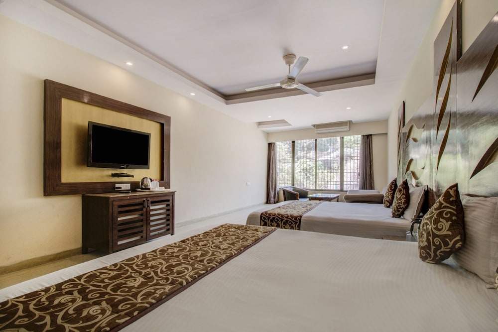 Family Double Room, Multiple Beds photo 3