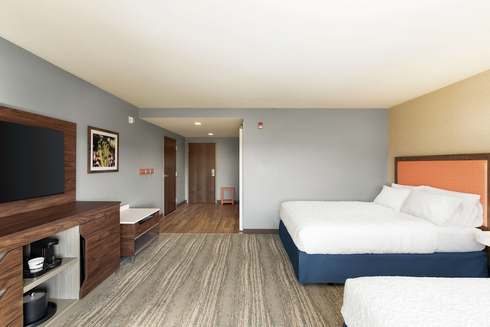 Room, 2 Queen Beds, Accessible (3x3 Shower) - Photo 3