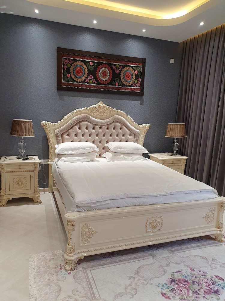 Luxury Studio Suite photo 2